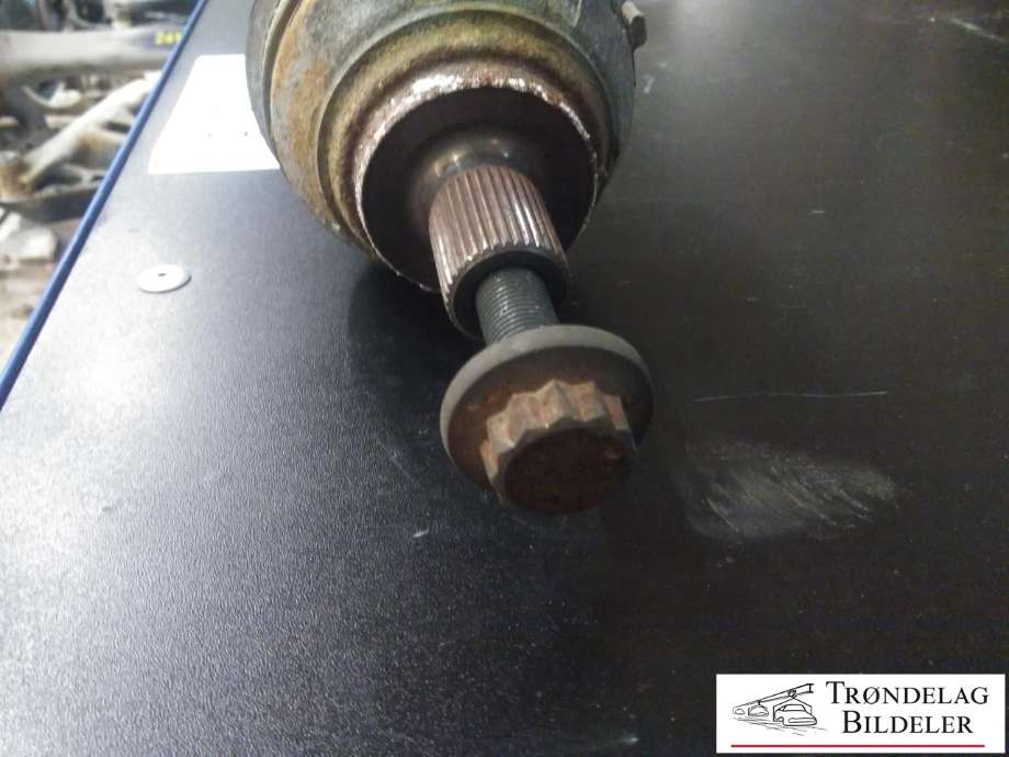 Drivaksel venstre foran, diesel/automat til VW Passat 2015-2019 (Fase 1) (B8) (B8)