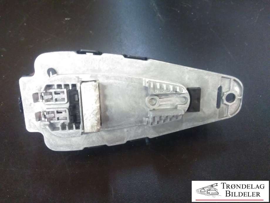 Antenne til BMW 7-Serie 2015-->> (G11/G12) (G11/G12) (65 20 9 303 039|ED9303039-08|928708-11|65 20 9 303 037|65 20 9 371 344)