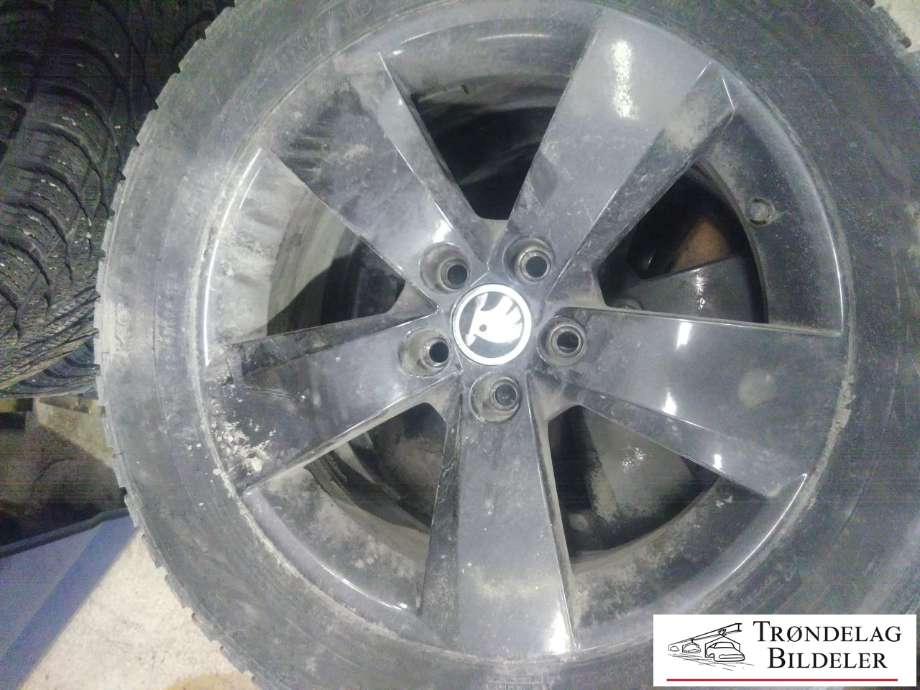 Hjulsett aluminium vinter til Škoda Scala 2019-->> (NOKIAN TYRES|195/60R16 5X100 6J16 ET35 CB57.1MM|PROD: 01-19|MØNSTERDYBDE: 5-6MM)