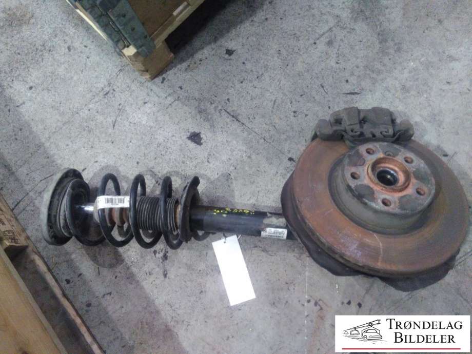 Fjærbein venstre foran til BMW X3, 2010-2017 (F25) (F25) (31316796315)