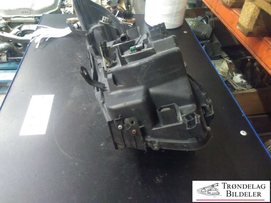 Frontlykt høyre halogen til Toyota Land Cruiser 150 2010-2013 (Fase 1)  (81130-60E40|)