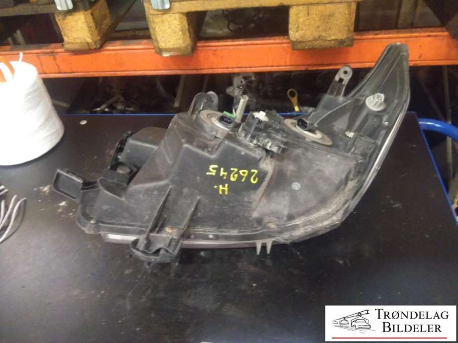 Frontlykt høyre halogen til Toyota Land Cruiser 150 2010-2013 (Fase 1)  (81130-60E40|)