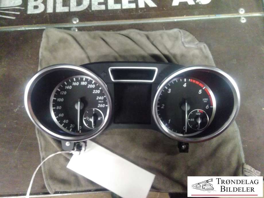 Instrumentpanel til Mercedes ML, 2011-2015 (Fase 1) (W166) (W166) (A166911201)