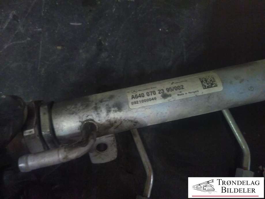 Dyseskinne (fuelrail) til Mercedes A-Klasse 2005-2012 (W169) (W169) (A 640 070 23 95/002|)
