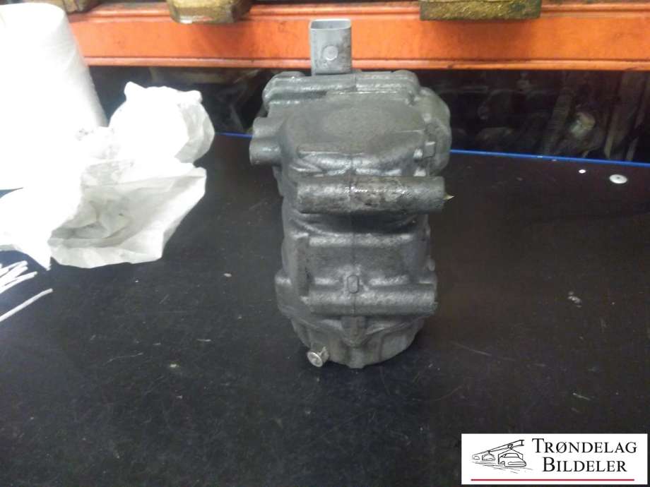 Aircondition kompressor hybrid til Toyota Auris 2015-2019 (Type II, Fase 2) (DENSO|88370-47033|042200-1330|88370-47030|88370-47031|88370-47032|51-0895|ACP994|042200-0420)