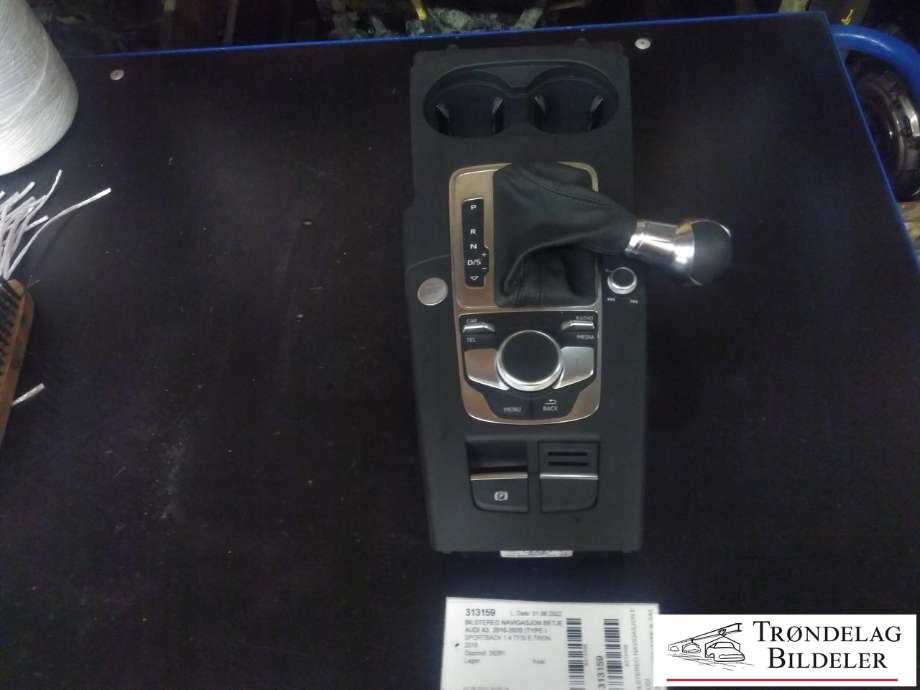 Bilstereo navigasjon betjeningspanel til Audi A3, 2016-2020 (Type III, Fase 2)  (8V0 919 614 BB)