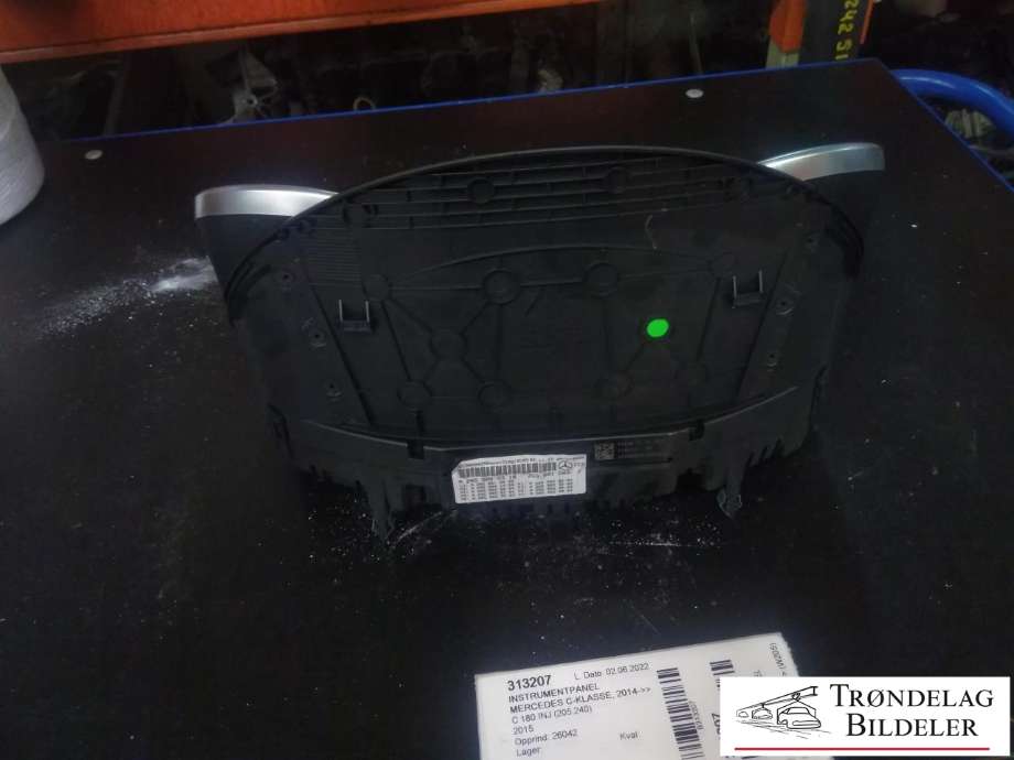 Instrumentpanel til Mercedes C-Klasse 2014-2018 (Fase 1) (W205) (W205) (A 205 900 33 18|A 205 904 14 00|A 205 902 85 04)
