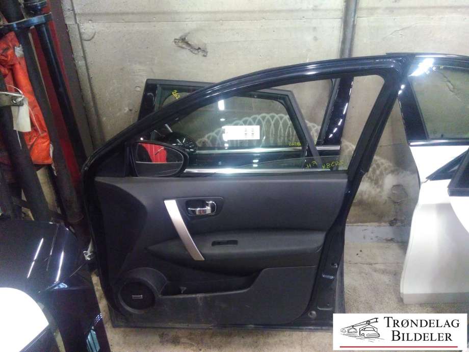 Dør høyre foran til Nissan Qashqai 2010-2014 (Type I, Fase 2) (H0100-EY1MA|)