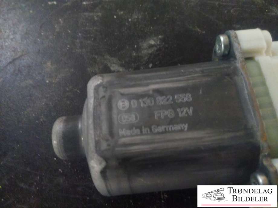 Ruteheis, kun motor, venstre foran til Mercedes Vito 2014-->> (W447) (W447) (A 447 906 35 00|)