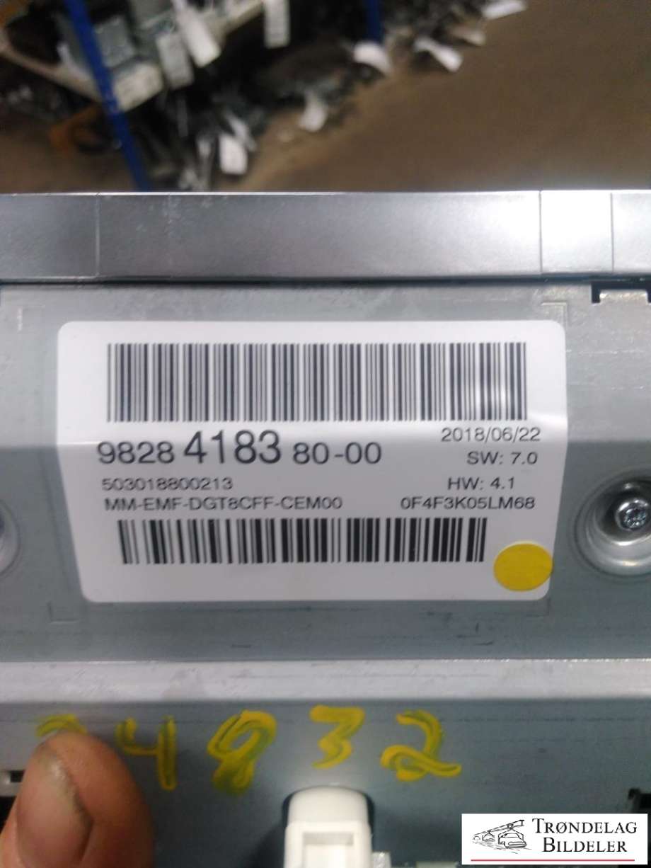 Bilstereo navigasjon skjerm til Peugeot 3008 2016-->> (Type II)  (9828418380-00|503018800213|)