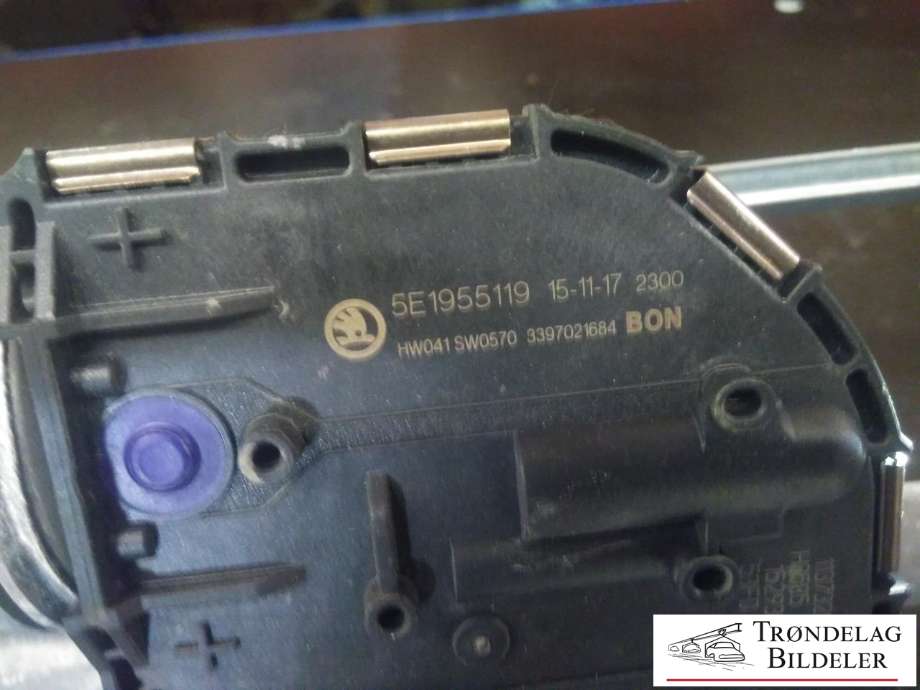 Viskermotor frontrute komplett m/overføring til Škoda Octavia 2013-2016 (Type III, Fase 1)  (BOSCH|5E1 955 119|1 397 220 689|)
