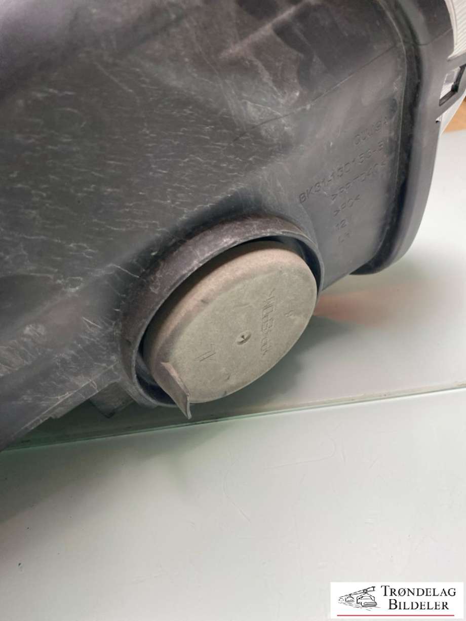 Frontlykt venstre halogen til Ford Transit 2014-->>  (2639546|BK31-13D153-BH|)