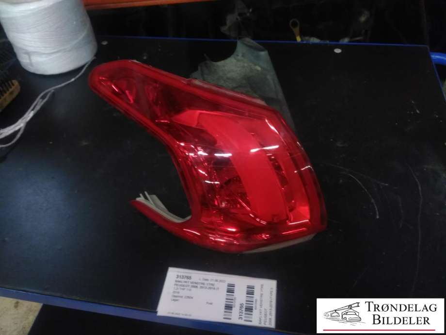 Baklykt venstre ytre til Peugeot 2008, 2013-2019 (Type I)  (9678074280)