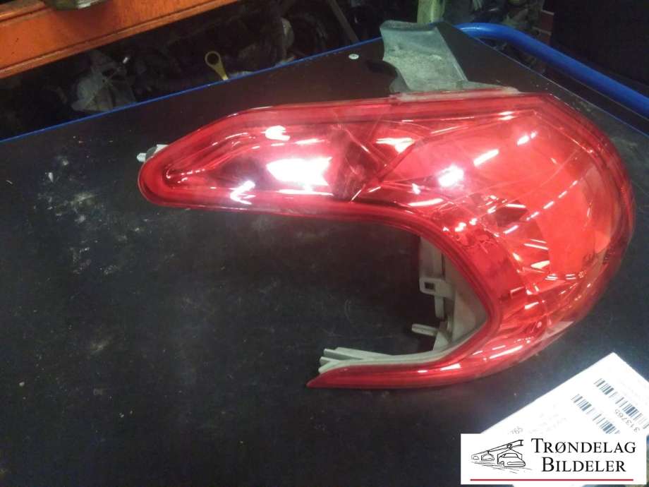 Baklykt venstre ytre til Peugeot 2008 2013-2019 (Type I)  (9678074280|)