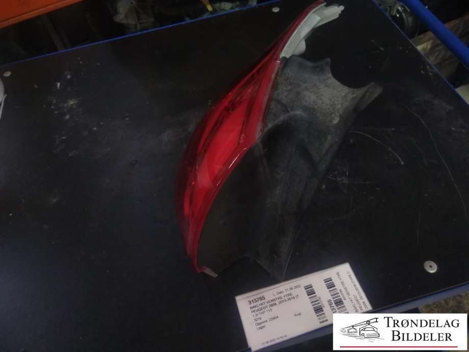 Baklykt venstre ytre til Peugeot 2008 2013-2019 (Type I)  (9678074280|)