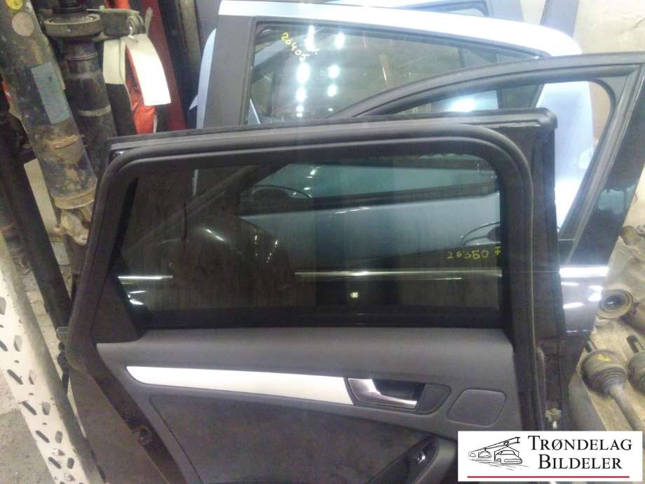 Dør venstre bak til Audi A4, Allroad 2009-2016 (Type I) (B8) (B8) (8K9 833 051 D|)