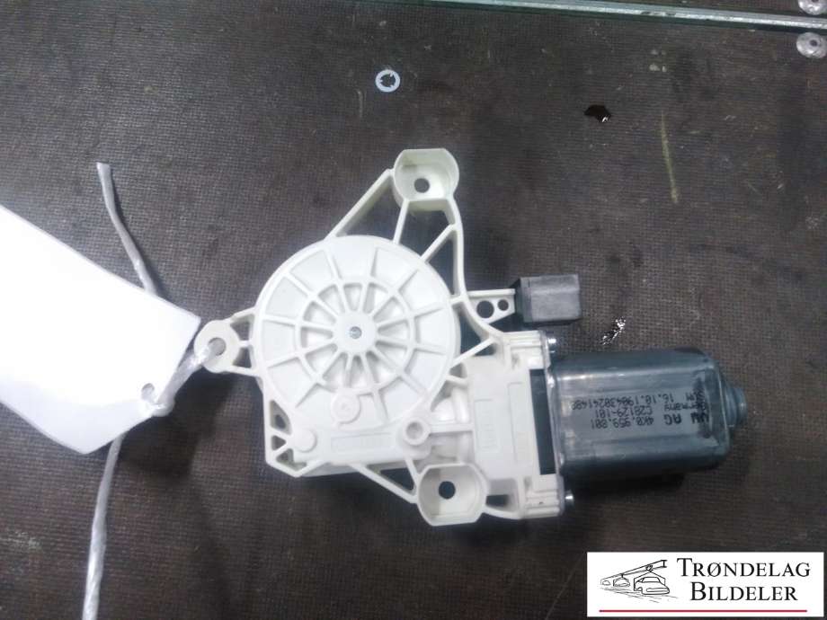 Ruteheis, kun motor, venstre foran til Audi e-tron 2018-->>  (VW AG|4K0959801|C28129-101|)