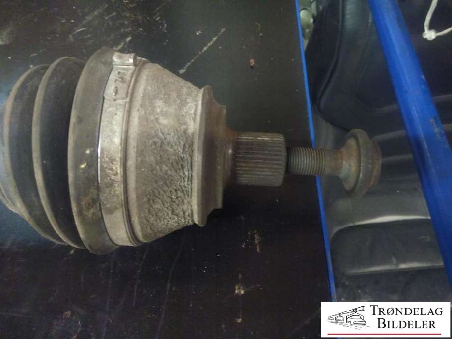Drivaksel høyre foran, diesel/manuell til Audi A6 2008-2011 (Type III, Fase 2) (C6) (C6) (4F0 407 272 G|)
