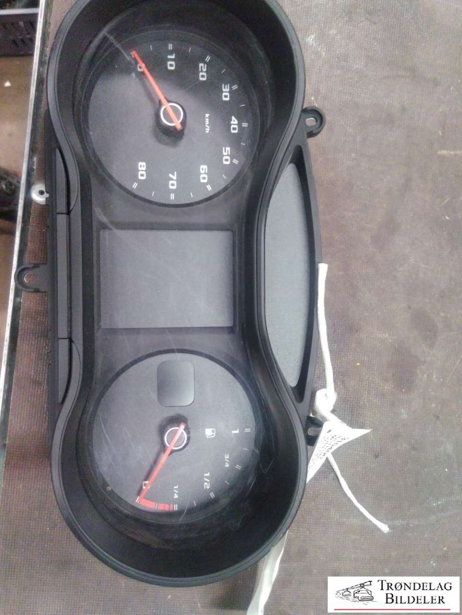 Instrumentpanel til Mopedbil Aixam, 0-->>  (AIXAM MEGA|810BM033)