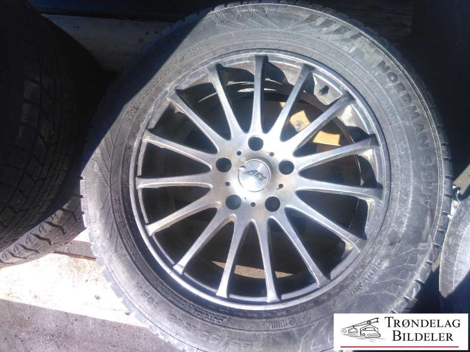 Hjulsett aluminium sommer til SsangYong Kyron 2006-2008 (NOKIAN|255/55R18 5X130 8JX18 ET43? CB84.1MM|5MM MØNSTERDYBDE|PROD:12-19)