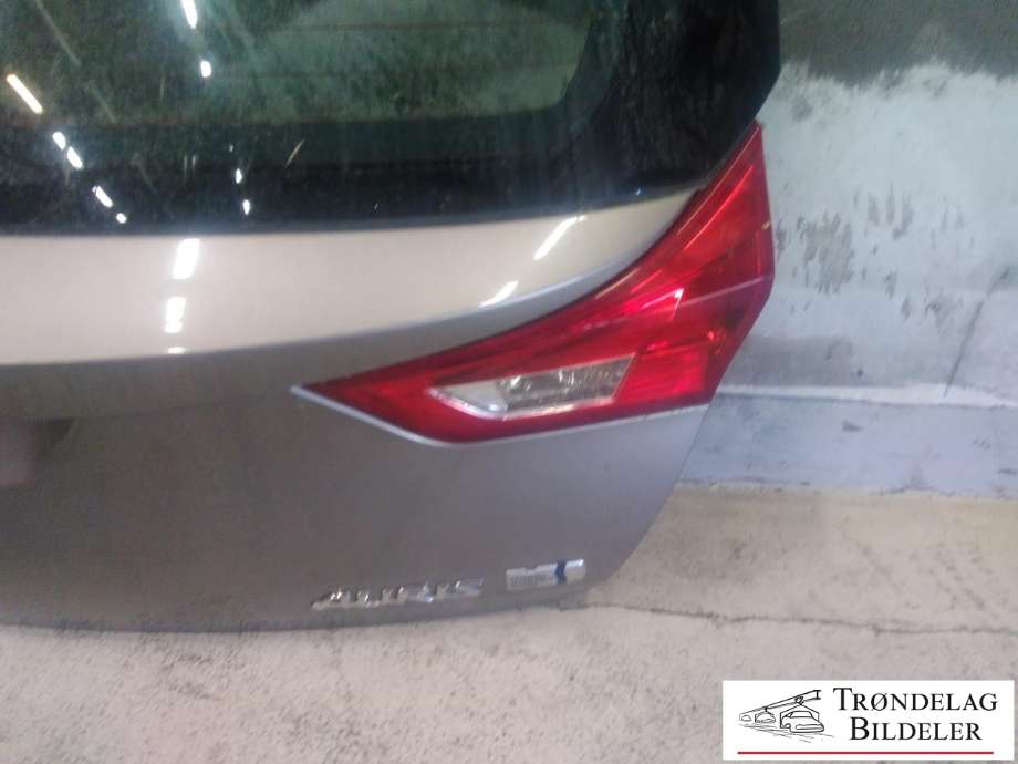 Bakluke combi til Toyota Auris 2013-2015 (Type II, Fase 1)  (67005-02240|)