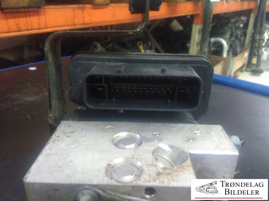 ABS sentral til BMW X5 2013-2018 (F15) (F15) (3451 6864804-01|3452 6864805-02|)