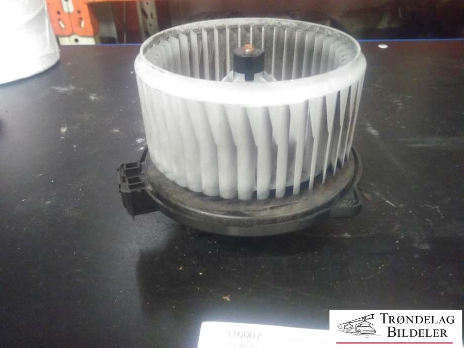 Varmeapparat motor til Mitsubishi Pajero 2007-2016 (Type IV, Fase 1)  (DENSO|116340-8601|)
