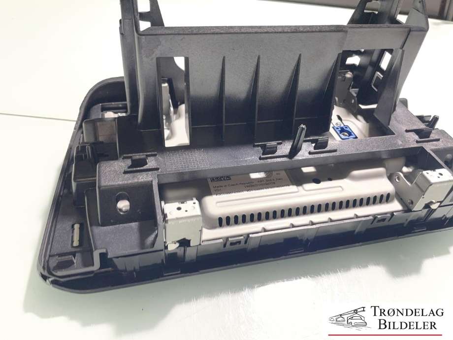 Bilstereo navigasjon skjerm til VW T-Roc 2017-->> (VW AG|5NN 919 605 B|VWZ6ZHA0794779|)