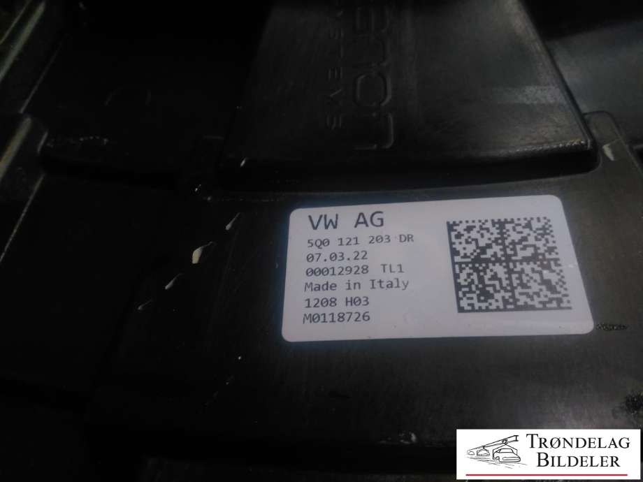 Radiatorpakke til VW T-Roc 2017-->> (VW AG|5Q0 121 203 DR|5Q0 121 251 HS|)