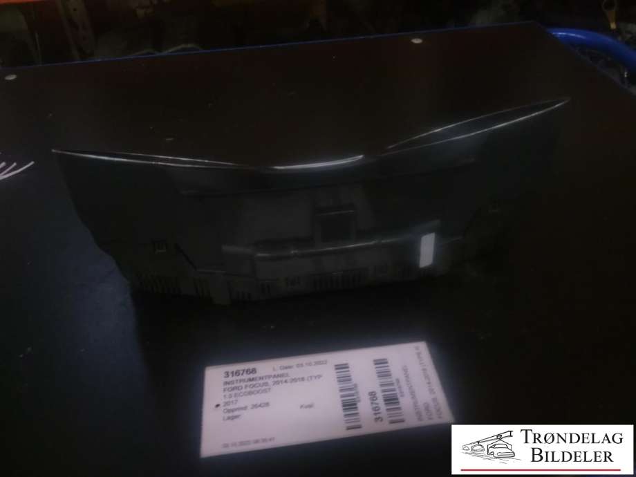 Instrumentpanel til Ford Focus 2014-2018 (Type III, Fase 2)  (FORD|F1ET-10849-BJS|F1ET-14F094-BB|34728231)