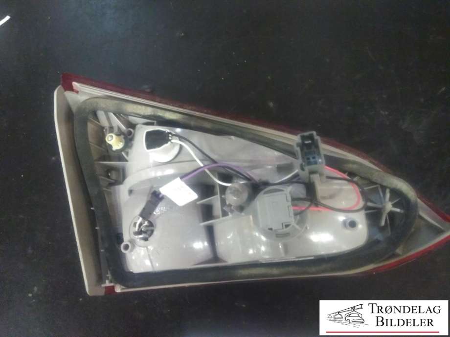 Baklykt venstre indre til Ford Focus 2014-2018 (Type III, Fase 2)  (F1EB-13A603-CA|)