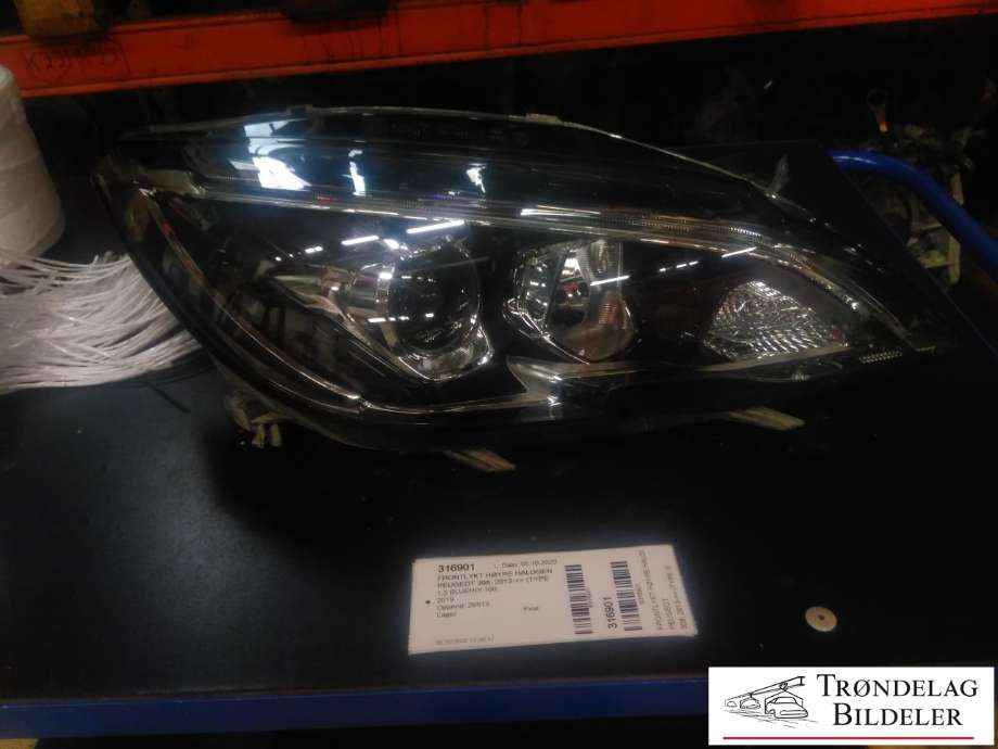 Frontlykt høyre halogen til Peugeot 308, 2013-2021 (Type II) (AL|C N00 000 076 00)