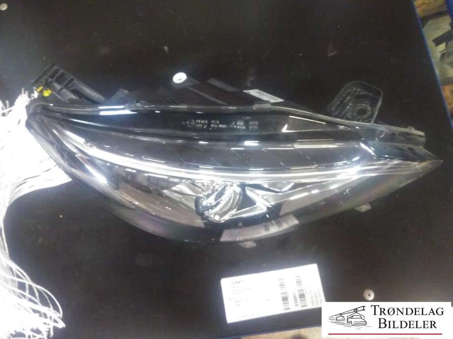 Frontlykt høyre halogen til Peugeot 308 2013-2021 (Type II)  (AL|C N00 000 076 00|9816990580-00|)
