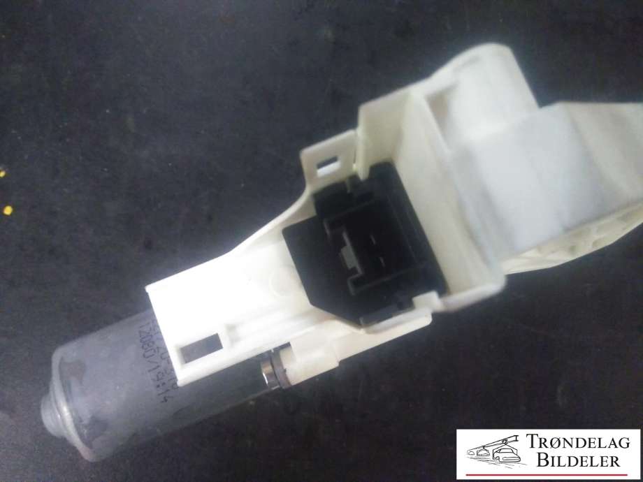 Ruteheis, kun motor, høyre foran til Audi A4 2007-2014 (Type IV) (B8) (B8) (BROSE|8K0 959 802 A|1101-965575-200|966934-200)