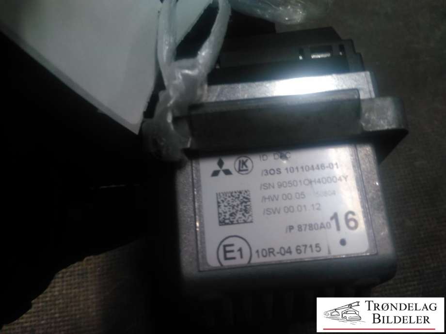 Parkeringskamera foran til Mitsubishi Outlander 2015-->> (Type III, Fase 2)  (10110446-01|905010H40004Y|)