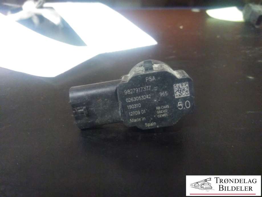 Parkeringssensor foran til Peugeot 3008 2016-->> (Type II)  (9827917377|026305342|)