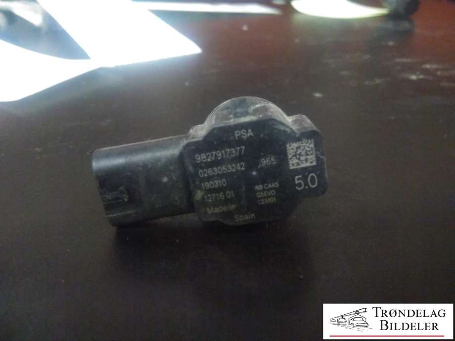 Parkeringssensor foran til Peugeot 3008 2016-->> (Type II) (9827917377|026305342|)