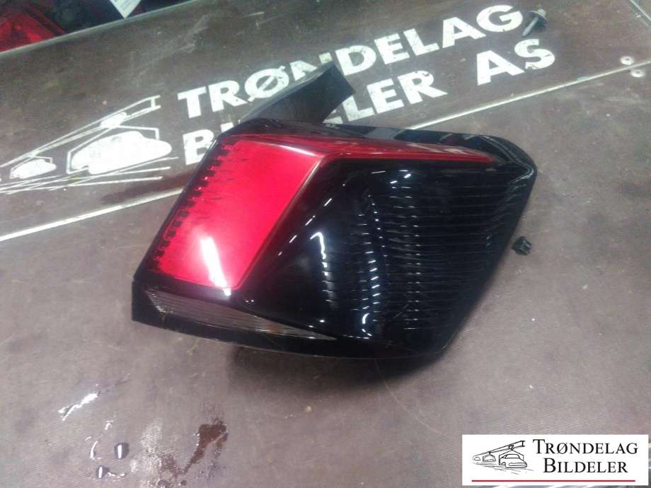 Baklykt høyre ytre til Peugeot 3008 2016-->> (Type II) (9810477080|81550201|)