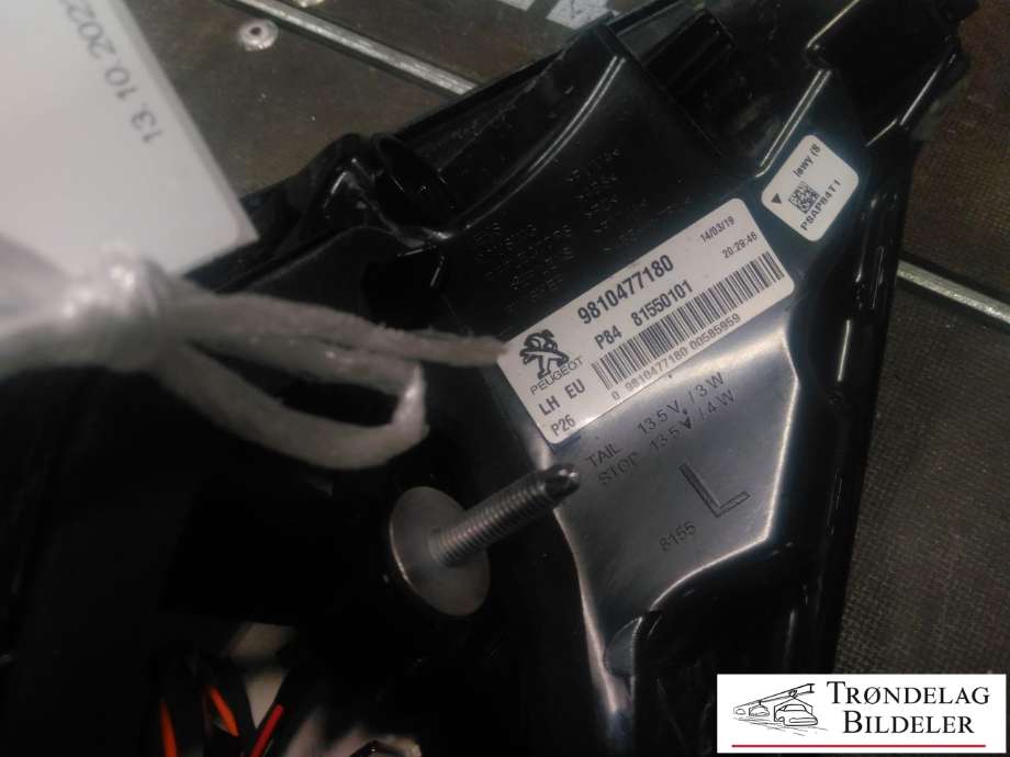 Baklykt venstre ytre til Peugeot 3008 2016-->> (Type II) (9810477180|)