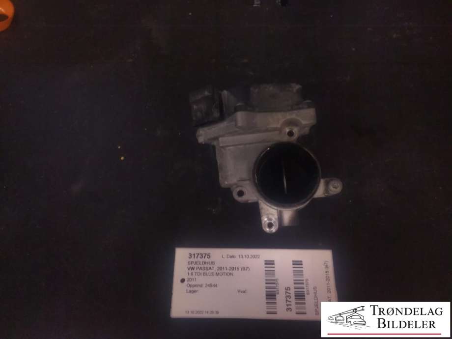 Spjeldhus til VW Passat 2011-2015 (B7) (B7) (275120472|03L 128 063 Q|)