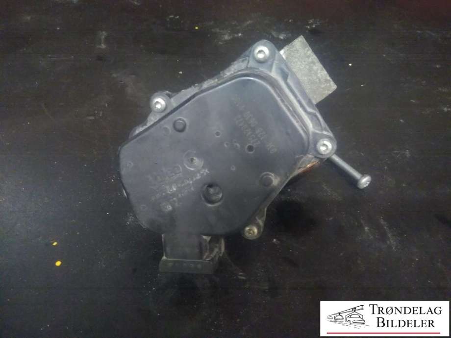 Spjeldhus til VW Passat 2011-2015 (B7) (B7) (275120472|03L 128 063 Q|)