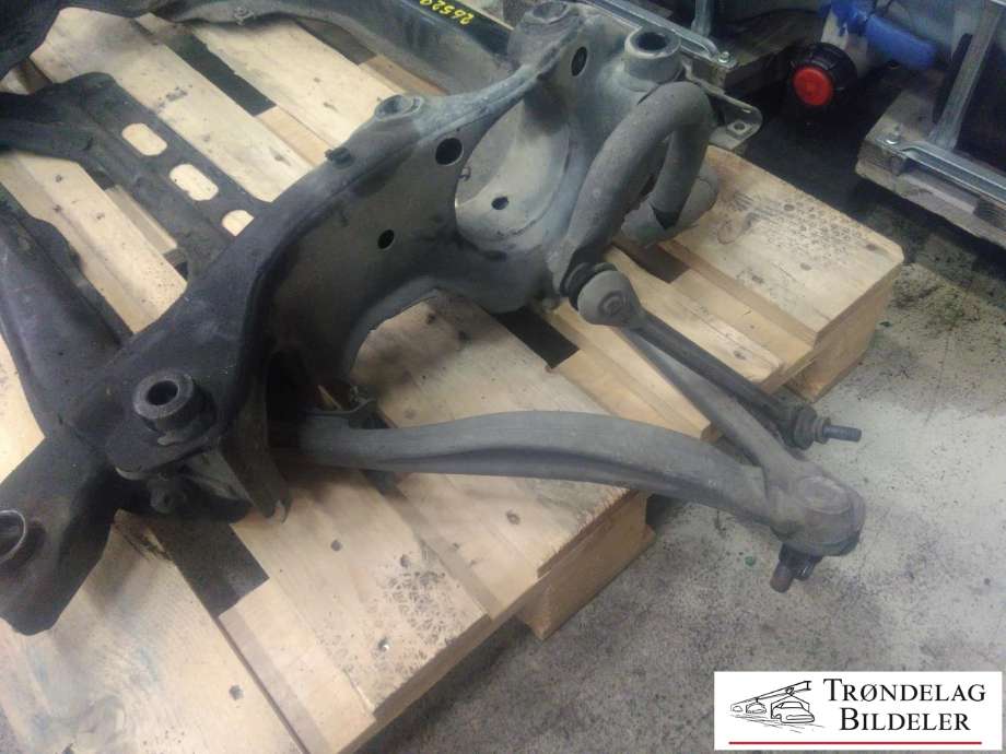 Travers foran hoved til Mercedes GLK 2008-2015 (X204) (X204) 