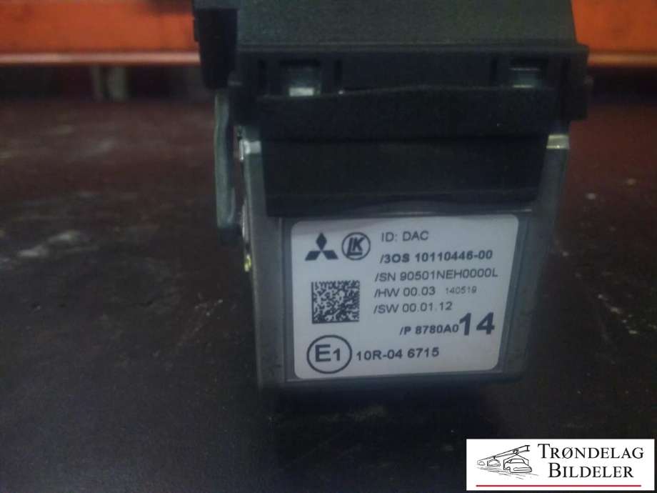 Parkeringskamera foran til Mitsubishi Outlander 2012-2015 (Type III, Fase 1)  (MITSUBISHI|10110446-00|90501NEH0000L|)