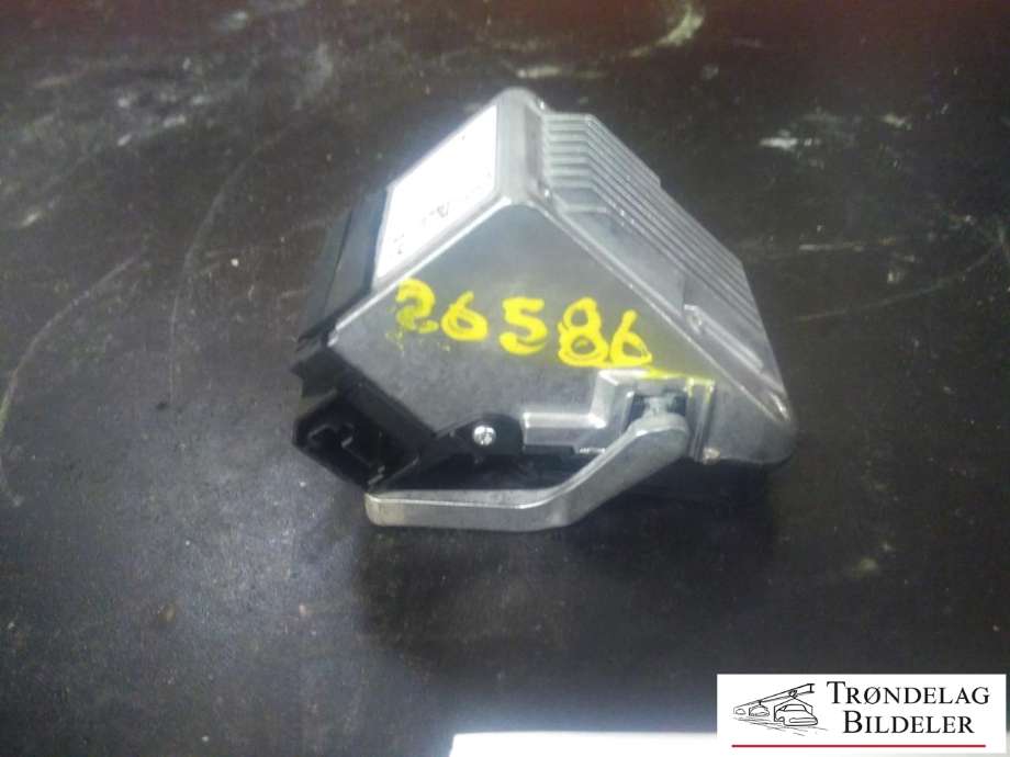 Parkeringskamera foran til Mitsubishi Outlander 2012-2015 (Type III, Fase 1)  (MITSUBISHI|10110446-00|90501NEH0000L|)