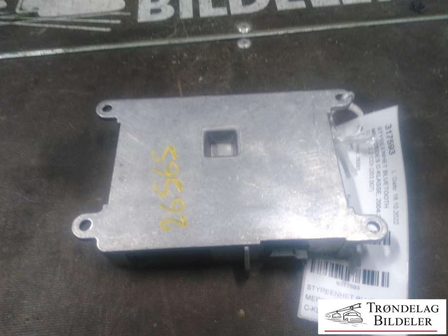 Styreenhet bluetooth til Mercedes C-Klasse 2004-2007 (Fase 2) (W203) (W203) (MOTOROLA|A 211 870 55 26|UH06MM01CB|HW 4905 SW 4405)