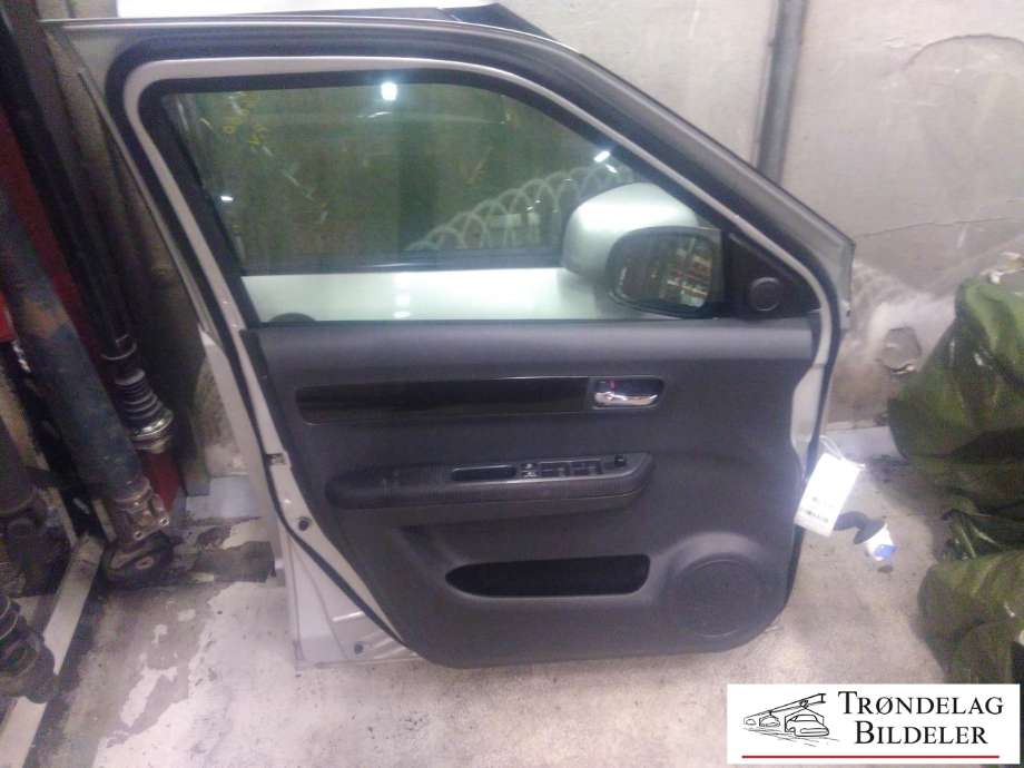 Dør venstre foran til Suzuki Swift 2005-2010 (6800263J01|)
