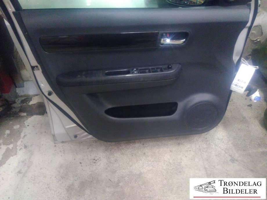 Dør venstre foran til Suzuki Swift 2005-2010 (6800263J01|)