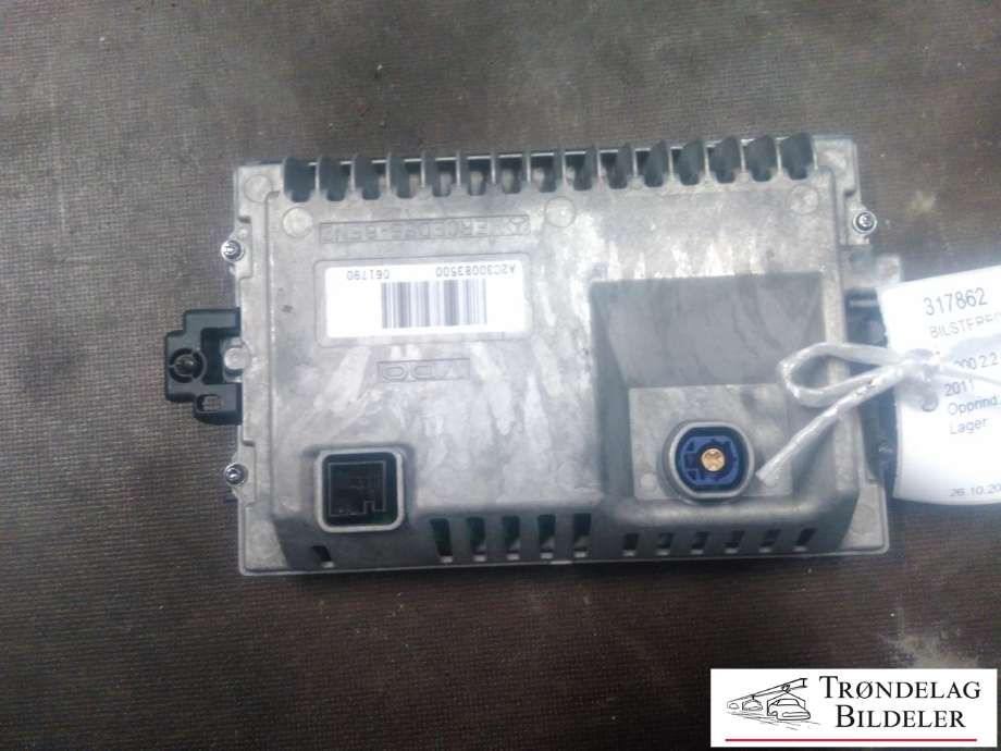 Bilstereo navigasjon skjerm til Mercedes C-Klasse 2011-2014 (Fase 2) (W204) (W204) (MERCEDES-BENZ|A2C30083500|A1729016500|A1729008500)