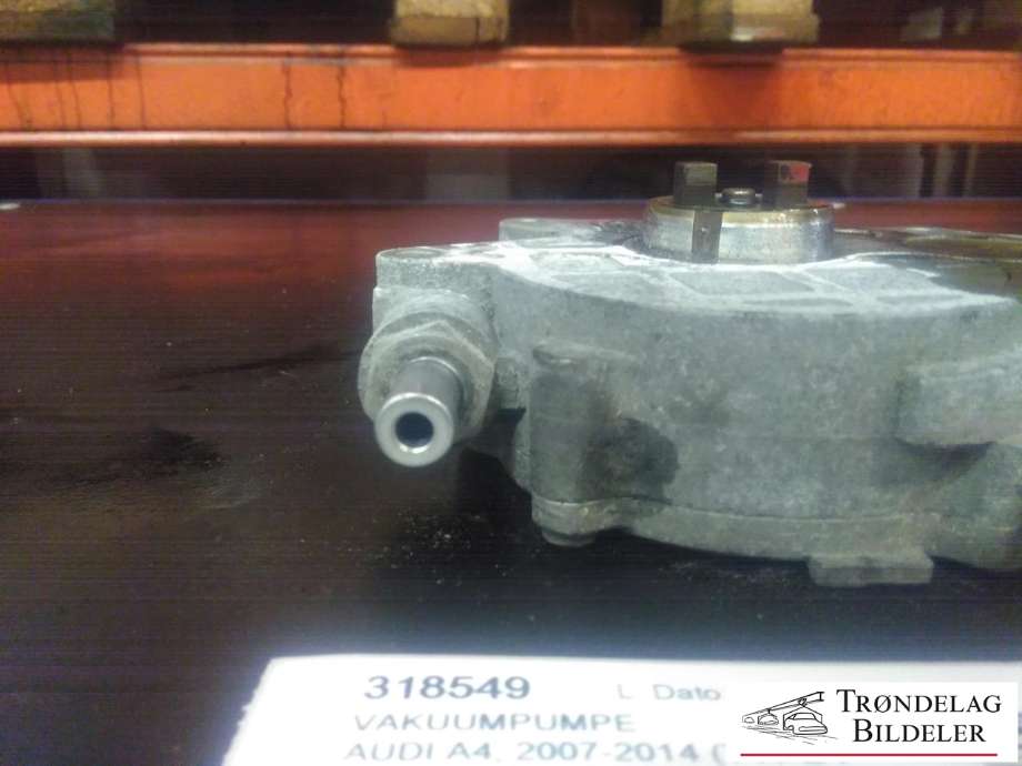 Vakuumpumpe til Audi A4 2007-2014 (Type IV) (B8) (B8) (BOSCH|03L 145 100 F|)