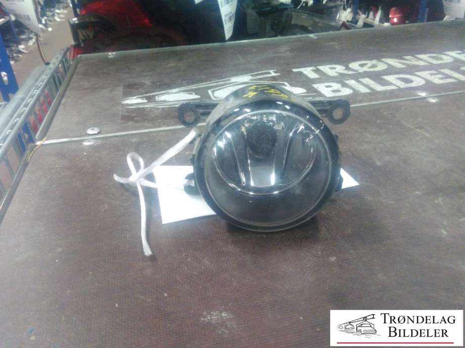 Tåkelykt venstre foran til Suzuki SX4 S-CROSS, 2013-->> (Type II)  (89203951|6208F8|MN142091|6208F9|89210094|8200074008|620639|95563116300|35500-62J01|35500-63J02|35500-63J03|4709052)